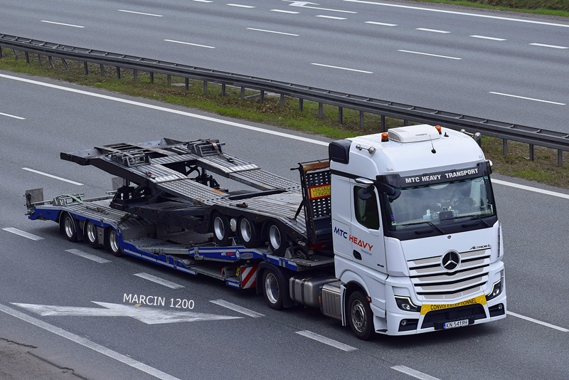 _DSC0848-crop-Mini Heavy Transport-Mercedes-Benz ActrosL MP5.JPG