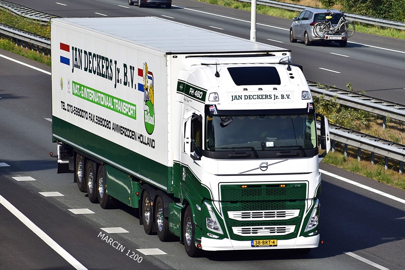_DSC8337-crop-Jan Deckers Jr.-VOLVO FH V.JPG
