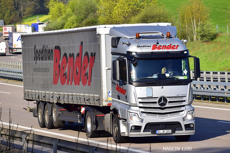_DSC2773-crop-Spedition Bender-Mercedes-Benz Actros MP5.JPG
