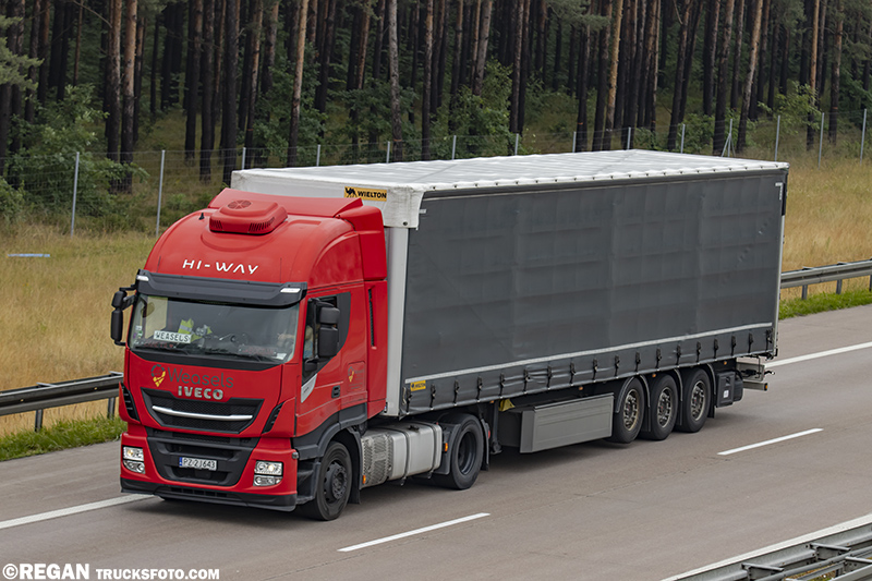 Iveco Stralis Hi-Way - Weasels.jpg