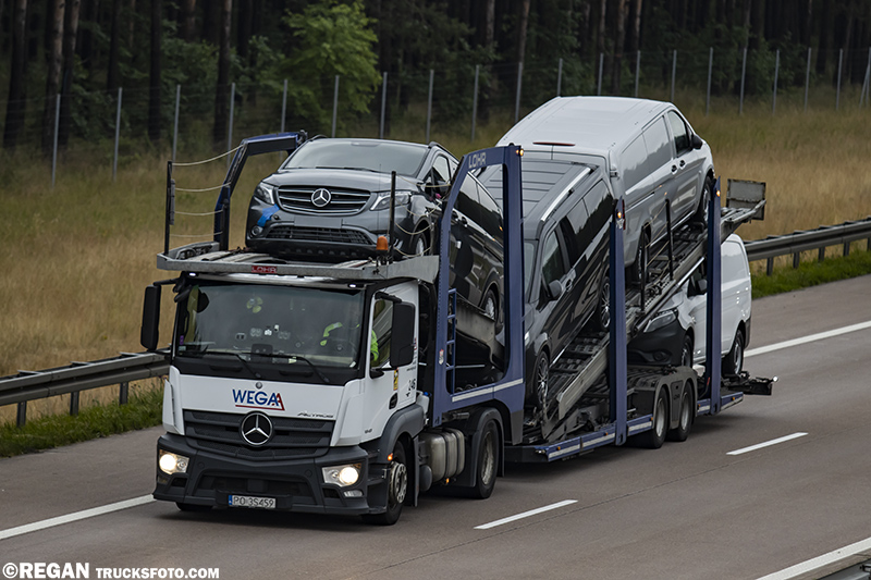 Mercedes-Benz Actros - Wega A.jpg