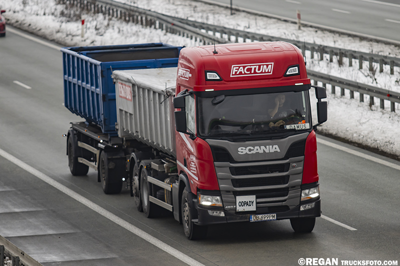 Scania 460S Super - Factum.jpg