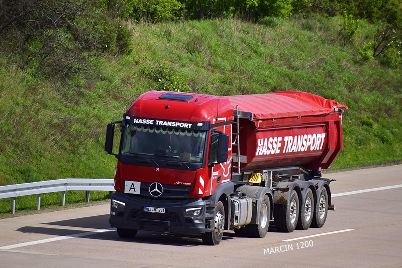 _DSC1603 HASSE TRANSPORT-crop-Mercedes-Benz Actros.JPG