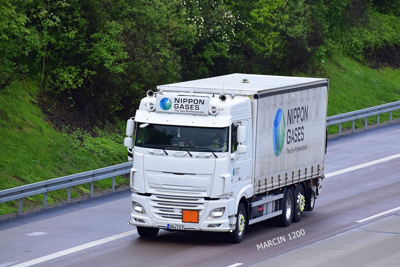 _DSC1046 NIPPON GASES-crop-DAF XF 106.JPG