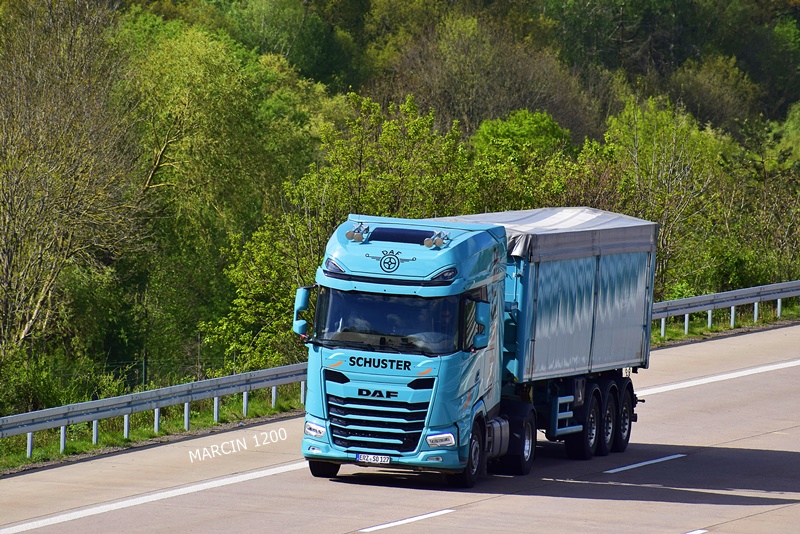 _DSC2706 SCHUSTER-crop-DAF XG.JPG
