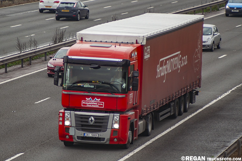 Renault Magnum - HrubyMOVING.jpg