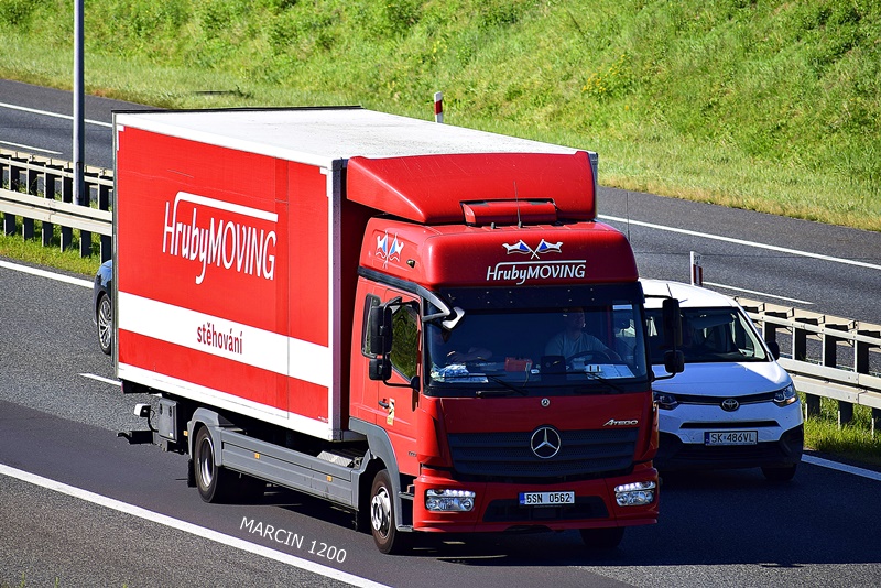 _DSC6961-crop-HrubyMOVING-Mercedes-Benz Atego.JPG