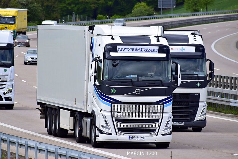 _DSC2793 WEST-TRANS-crop-VOLVO FH V.JPG