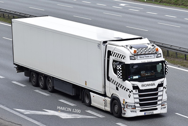 _DSC0920-crop-NOVA-TRANS-SCANIA S500.JPG