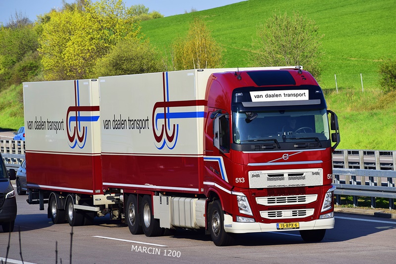 _DSC2789-crop-van Daalen Transport-VOLVO FH IV.JPG