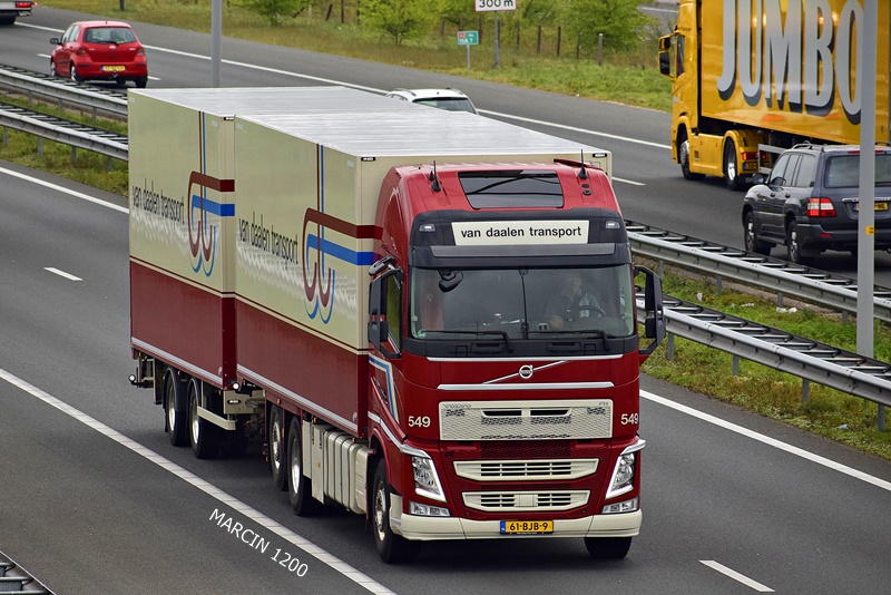 _DSC4468-crop-van Daalen Transport-VOLVO FH IV.JPG