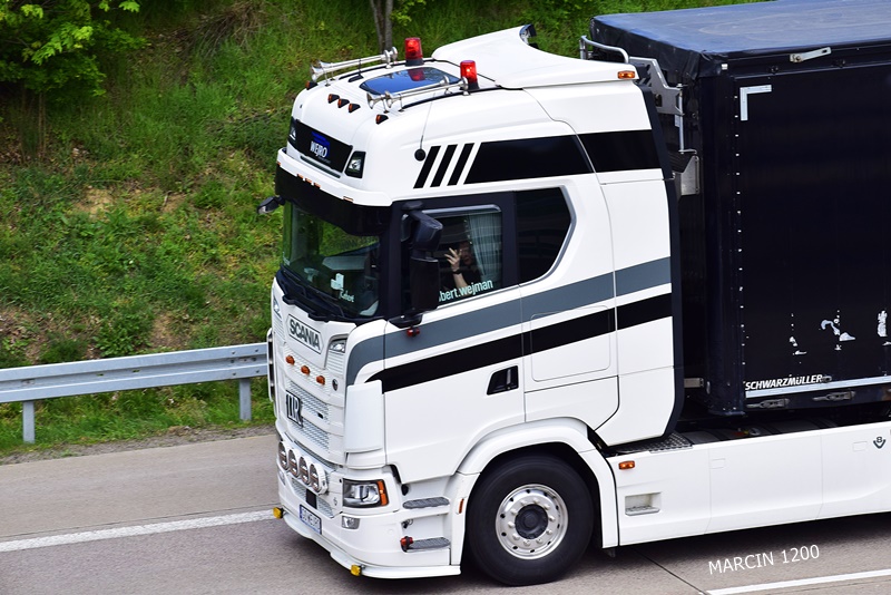 _DSC1704 WEJRO-crop-SCANIA S NG - REAKCJA.JPG