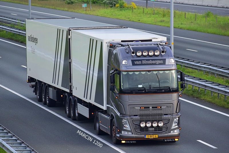 _DSC3463-crop-Van Binsbergen-VOLVO FH IV- 25,25m.JPG
