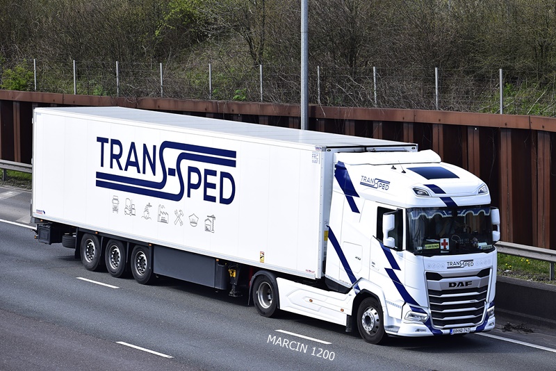 _DSC1039-crop-Trans-Sped-DAF XG.JPG