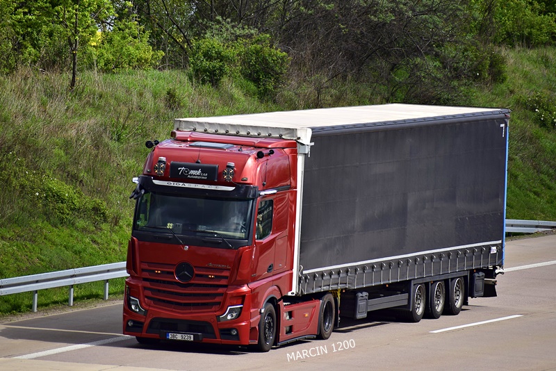 _DSC1622 TOMEK-crop-Mercedes-Benz ActrosL MP5.JPG