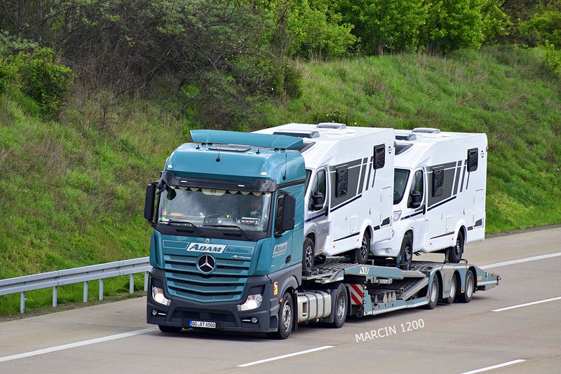 _DSC1859 ADAM-crop-Mercedes-Benz Actros MP4.JPG