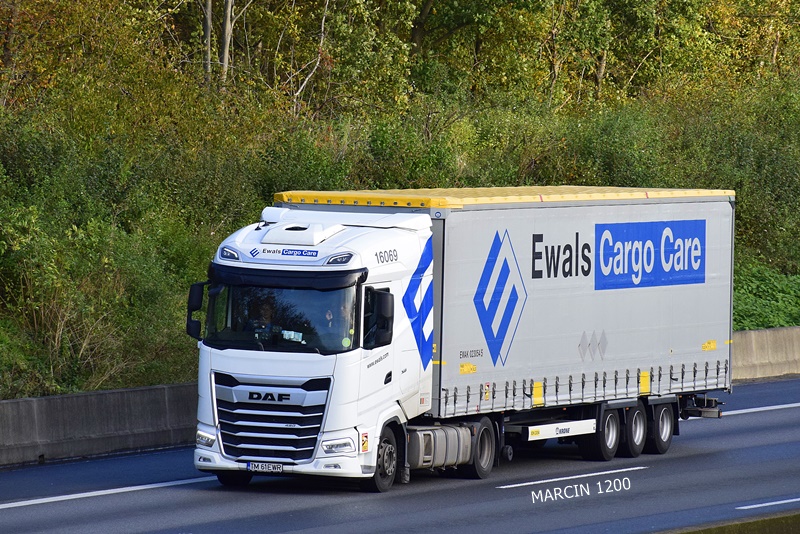 _DSC7591-crop-Ewals Cargo Care-DAF XG.JPG