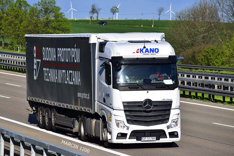 _DSC2447 KANO-crop-Mercedes-Benz Actros MP5.JPG