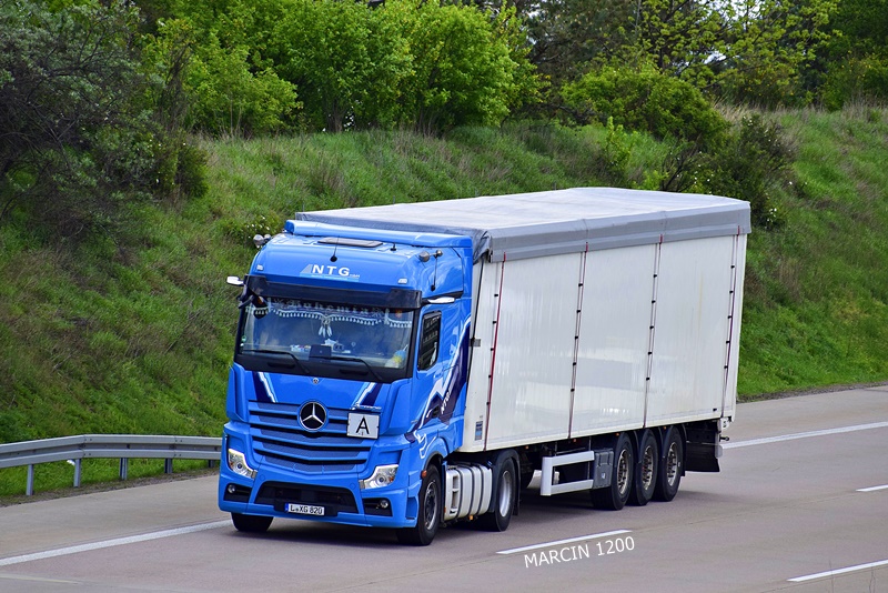_DSC2552 NTG-crop-Mercedes-Benz Actros MP5.JPG