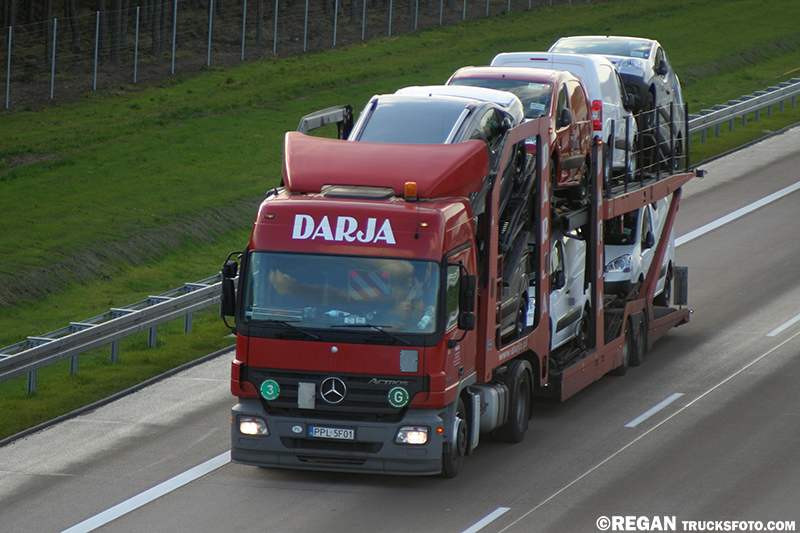 Mercedes-Benz Actros MP2 - Darja.jpg