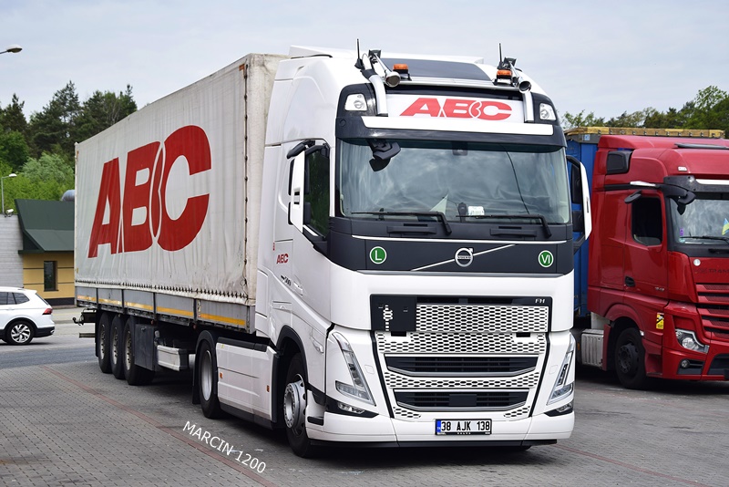 _DSC3055-crop-ABC-VOLVO FH V.JPG