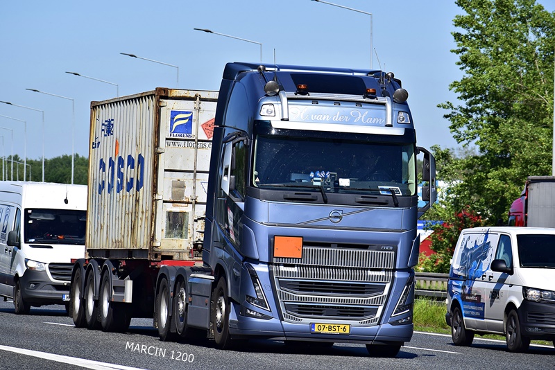 _DSC3169-crop-H van der Ham-VOLVO FH16 V.JPG