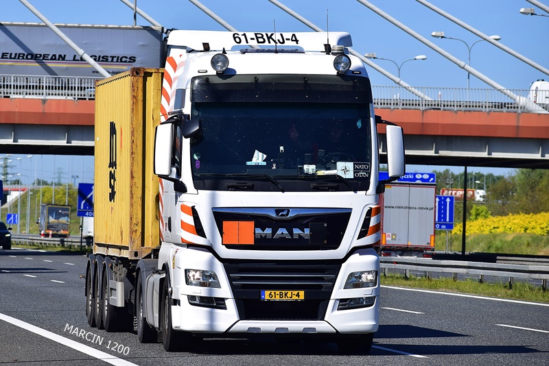 _DSC3162-crop-ANTONISEN-MAN TGX EUR6 II.JPG