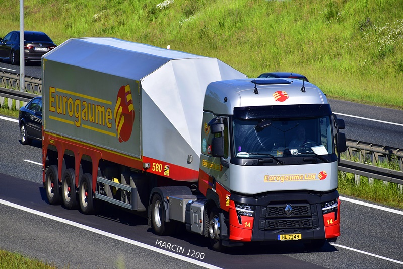 _DSC3122-crop-Eurogaume-Renault Range T Evo.JPG