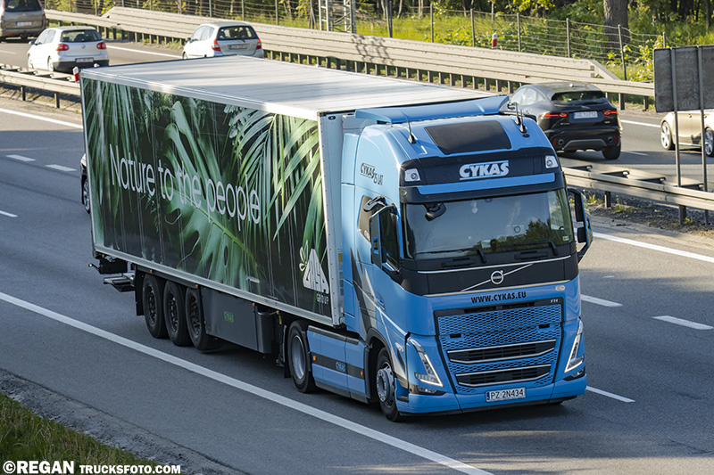 Volvo FH5 - Cykas.jpg