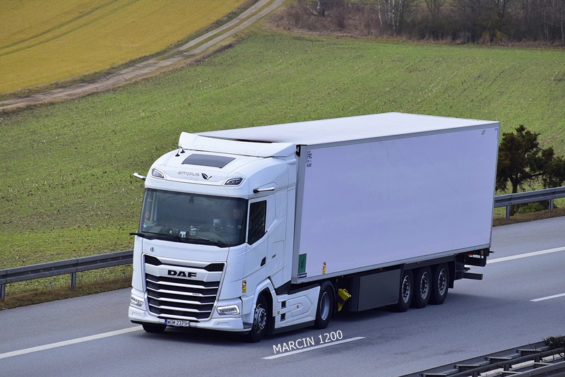 _DSC9614 AMPLUS-crop-DAF XG.JPG