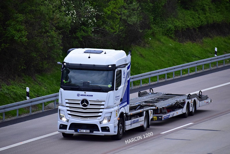 _DSC2338 HEGELMANN-crop-Mercedes-Benz Actros MP4.JPG