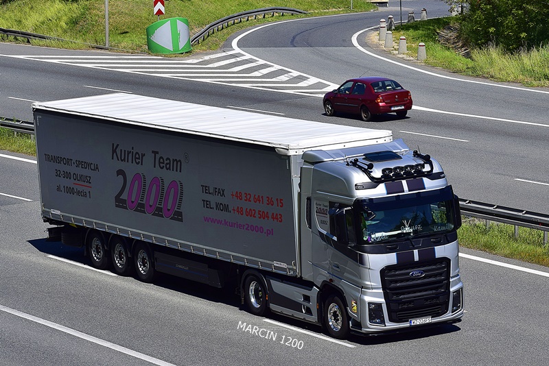 _DSC3313-crop-Kurier Team 2000-Ford F-Max.JPG