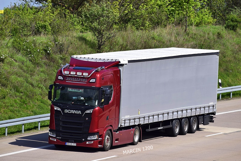 _DSC1773 SZOLLINGER-crop-SCANIA S590 V8.JPG
