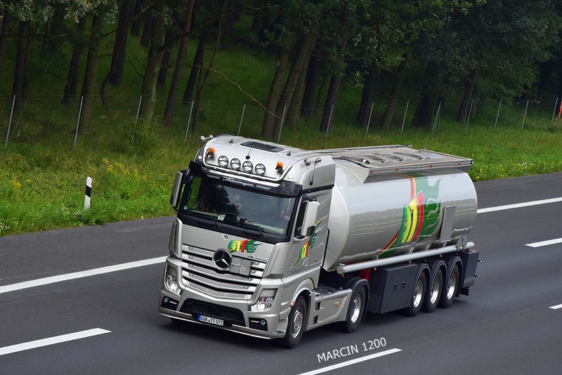 _DSC6343-crop-ATT Achims Tank Transporte-Mercedes-Benz Actros MP4.JPG
