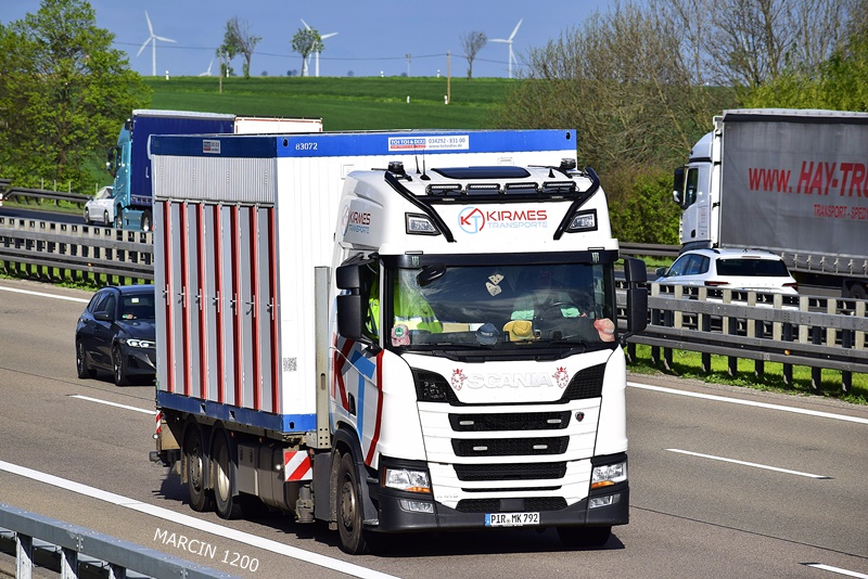 _DSC2472 KIRMES-crop-SCANIA R NG.JPG