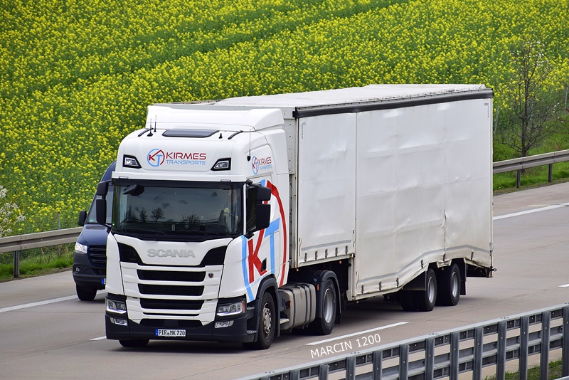 _DSC1552 KIRMES-crop-SCANIA R NG.JPG