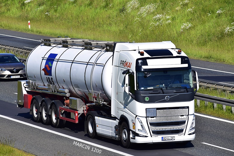 _DSC3458-crop-Prókai -VOLVO FH V.JPG