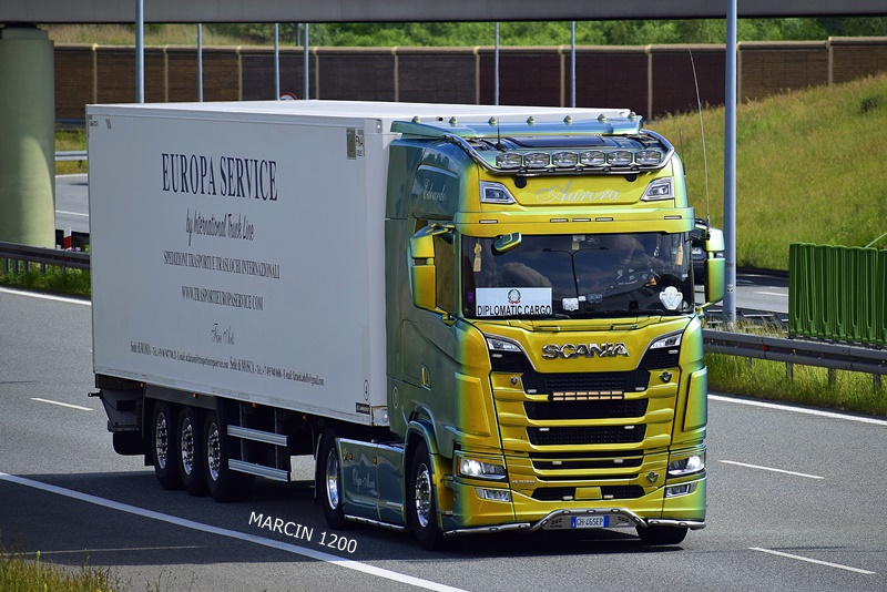 _DSC3555-crop-Europa service -SCANIA S770 V8.JPG