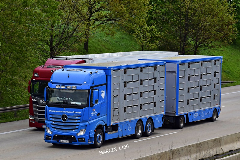_DSC1246 SCHWABEN-crop-Mercedes-Benz Actros MP4.JPG