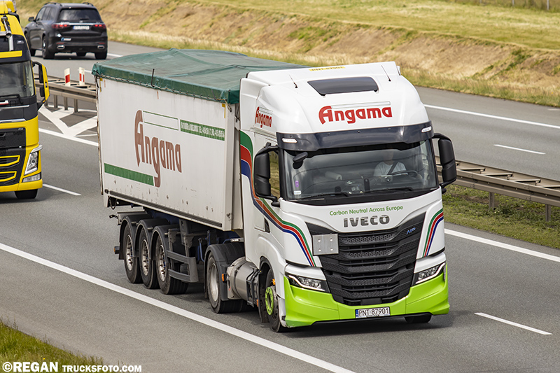 Iveco S-Way LNG - Angama.jpg