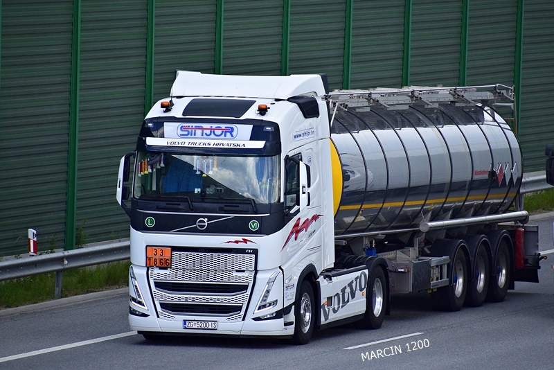 _DSC3616-crop-Sinjor-VOLVO FH V.JPG
