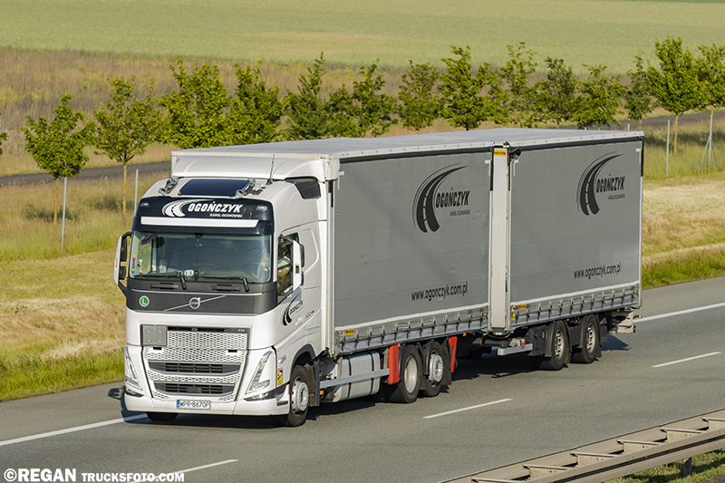 Volvo FH5 - Ogończyk Karol Ogonowski.jpg