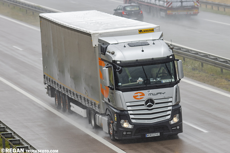 Mercedes-Benz Actros - Mway.jpg