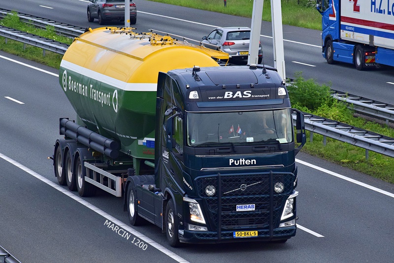 _DSC3511-crop-Van der Bas-VOLVO FH IV.JPG