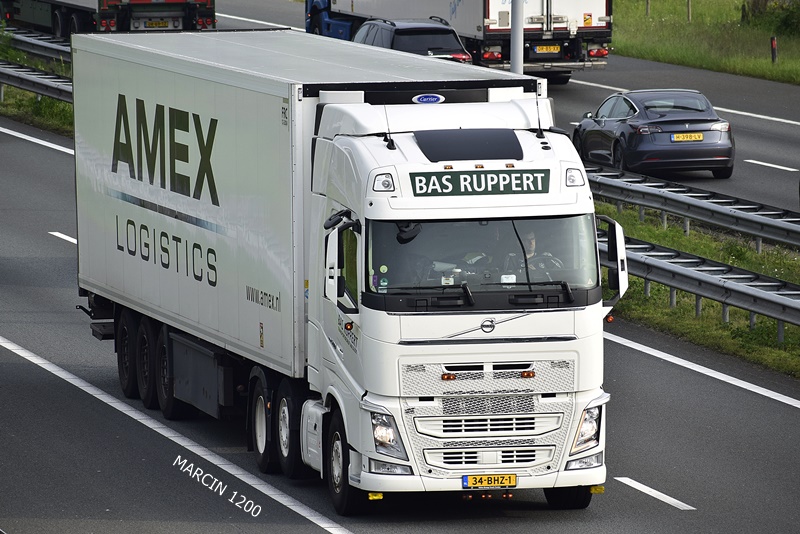 _DSC3402-crop-Bas Ruppert-VOLVO FH IV.JPG