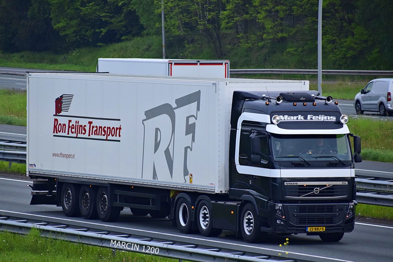 _DSC3597-crop-MARK FEIJENS-VOLVO FH III.JPG