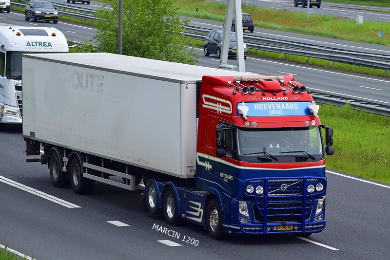 _DSC3864-crop-Hoevenaars-VOLVO FH III.JPG