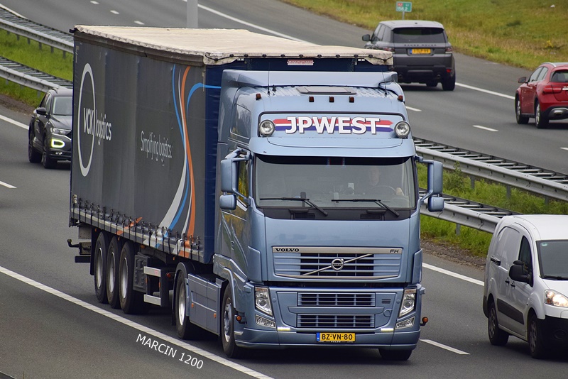 _DSC3981-crop-JPWEST-VOLVO FH III.JPG