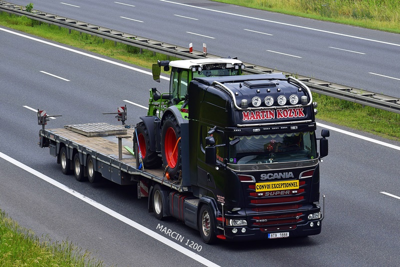 _DSC3735-crop-MARTIN KOZYK-SCANIA R580 V8.JPG