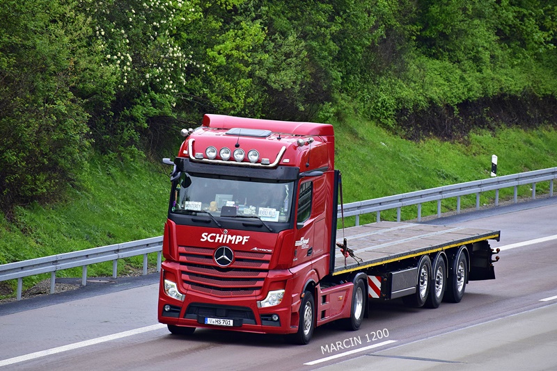 _DSC1055 SCHIMPF-crop-Mercedes-Benz Actros MP5.JPG